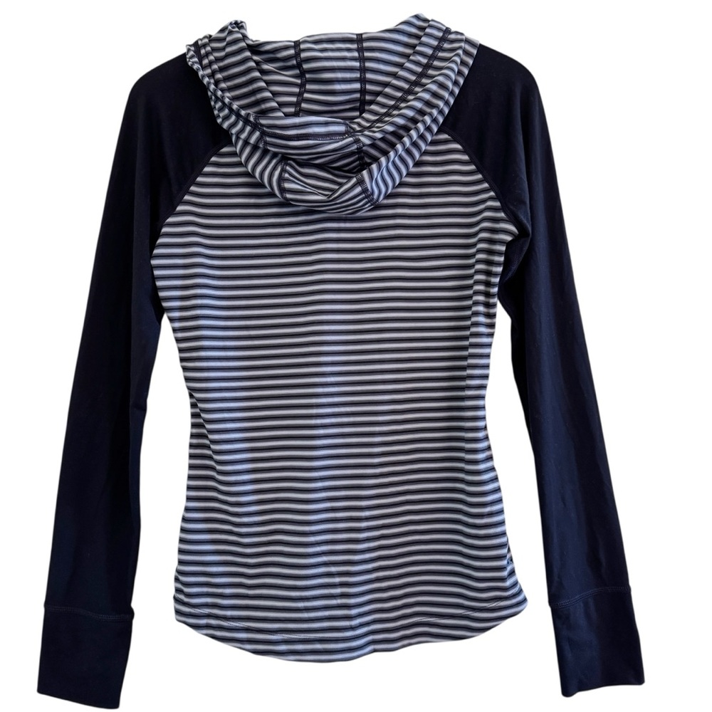 MOUNTAIN HARDWEAR Butterlicious Striped Hooded Top Size Medium in Black Stripe - Picture 9 of 13